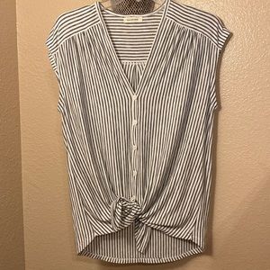 Max studio tie front top